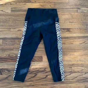 Zyia Cropped Leggings